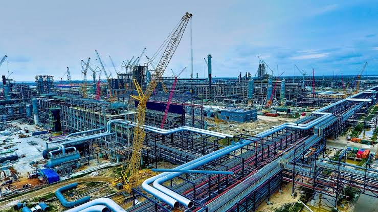  Dangote Refinery Can Curb Nigeria’s Petrol Import And Scarcity Crises – Report